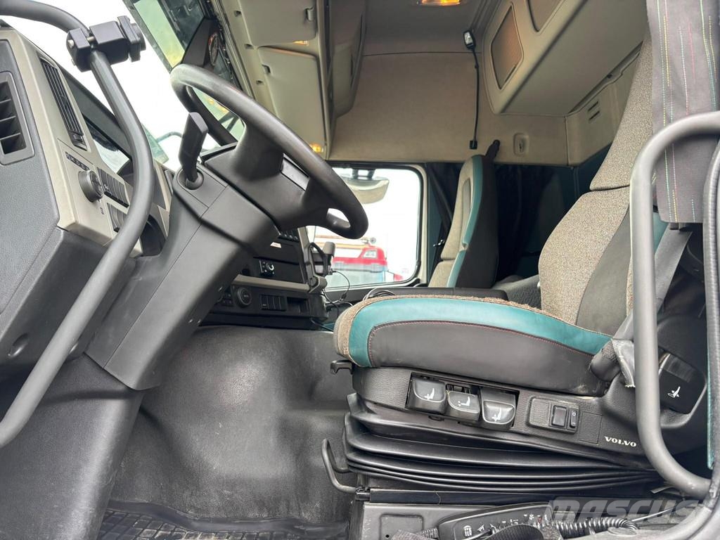 Volvo FM 330 4x2 EURO6 + SIDE OPENING BOX Dobozos teherautók