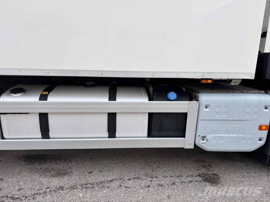 Volvo FM 330 4x2 EURO6 + SIDE OPENING BOX Dobozos teherautók