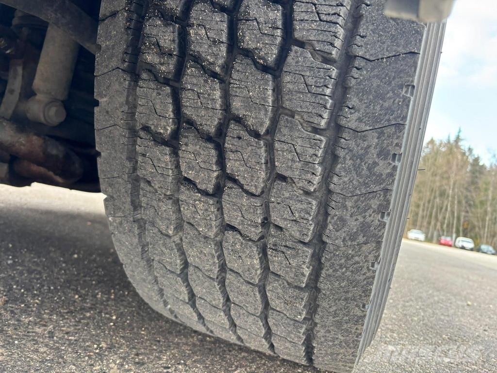Volvo FM 330 4x2 EURO6 + SIDE OPENING BOX Dobozos teherautók