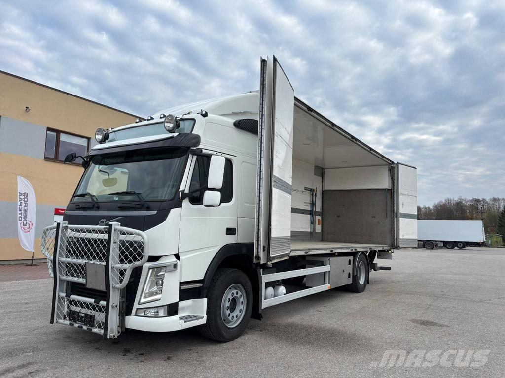 Volvo FM 330 4x2 EURO6 + SIDE OPENING BOX Dobozos teherautók