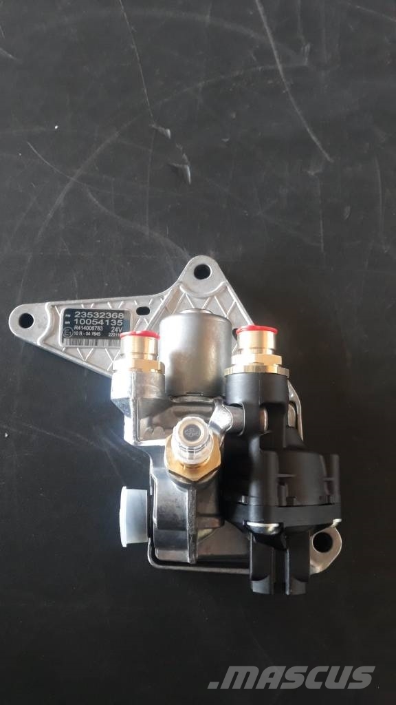 Volvo AIR VALVE 23532368 Mootorid