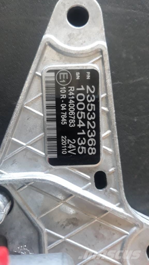 Volvo AIR VALVE 23532368 Mootorid
