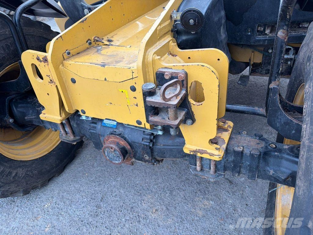 CAT TH 357 D معدات مناولة لأغراض الزراعة