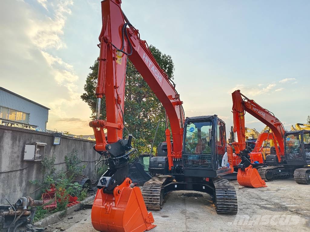 Hitachi ZX130 Bagri goseničarji
