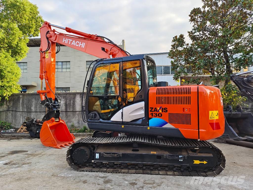 Hitachi ZX130 Bagri goseničarji