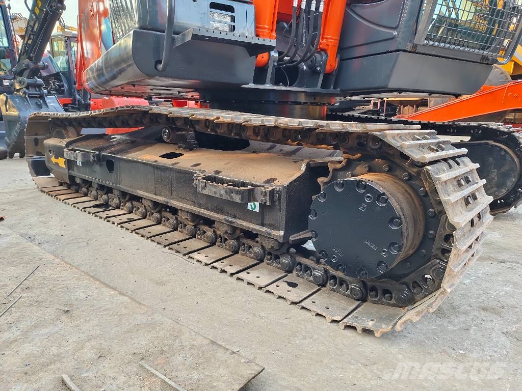 Hitachi ZX130 Bagri goseničarji
