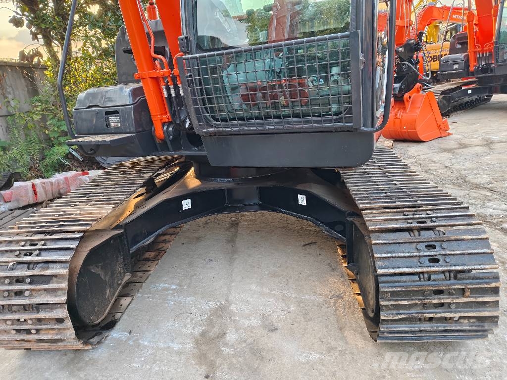 Hitachi ZX130 Bagri goseničarji