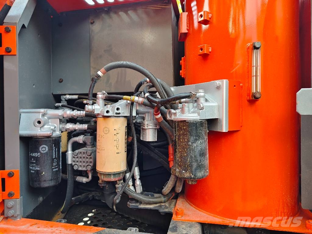 Hitachi ZX130 Bagri goseničarji