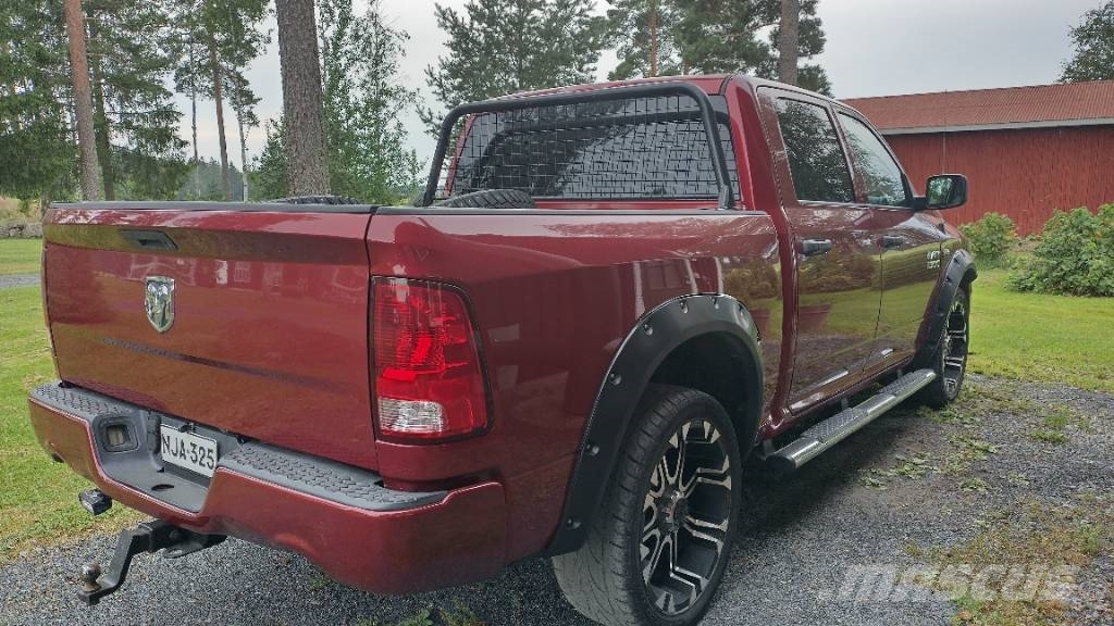 Dodge RAM 1500 5,7 hemi Lava-autot