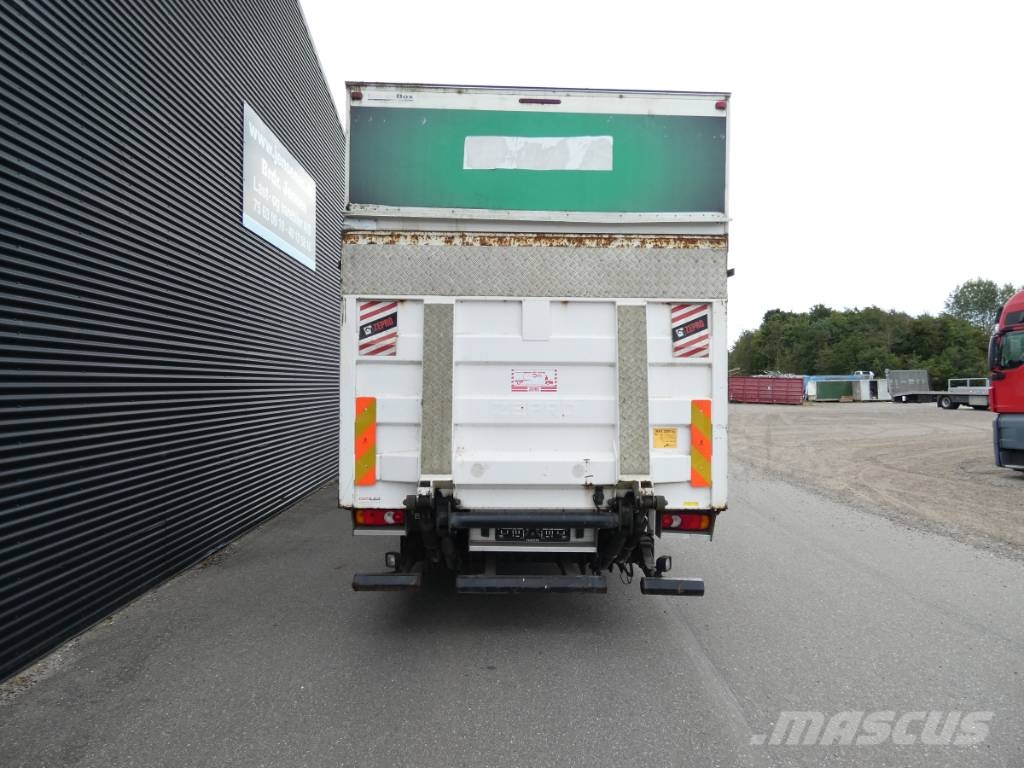 Iveco 180E 28 Camiones con caja de remolque