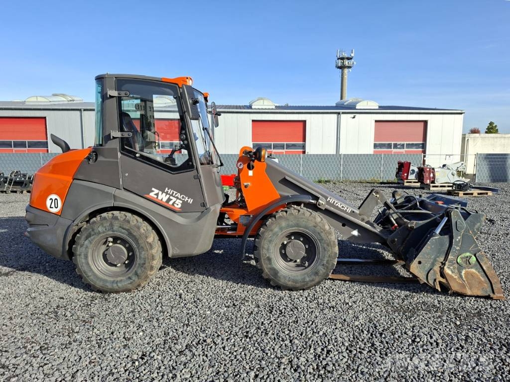 Hitachi ZW 75-6 Lietoti riteņu kompaktiekrāvēji