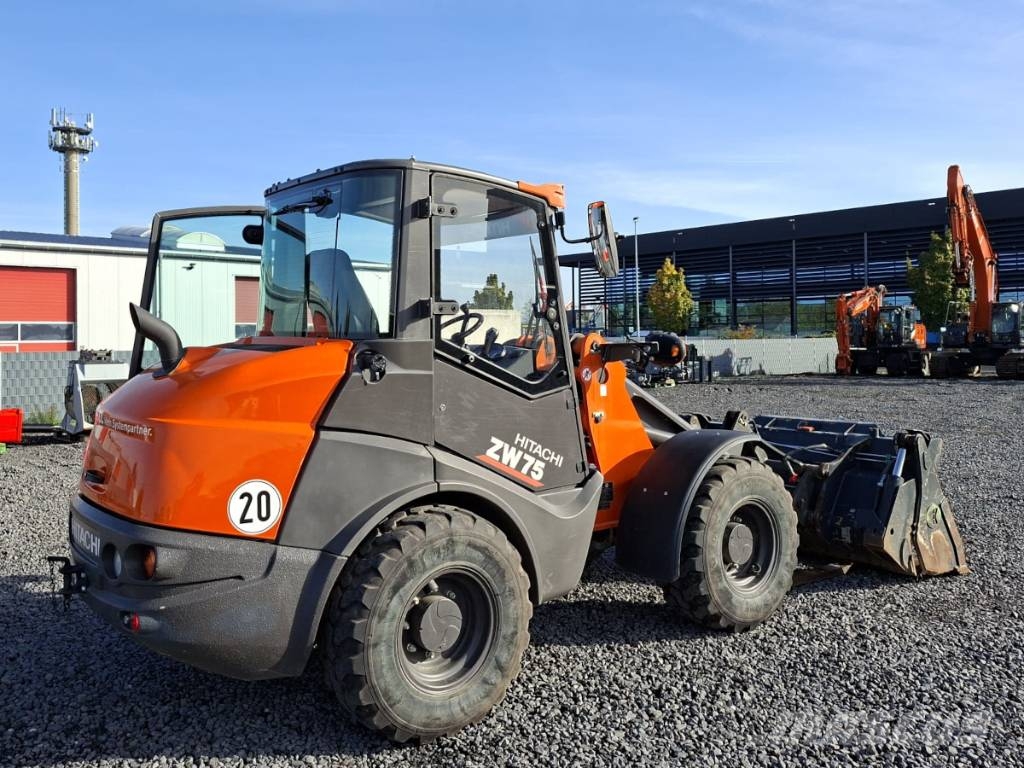 Hitachi ZW 75-6 Lietoti riteņu kompaktiekrāvēji