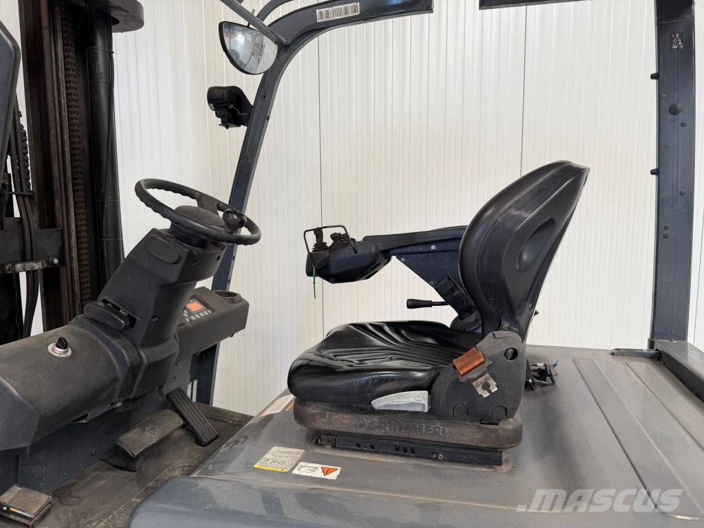 Toyota 8FBMT30 Electric forklifts