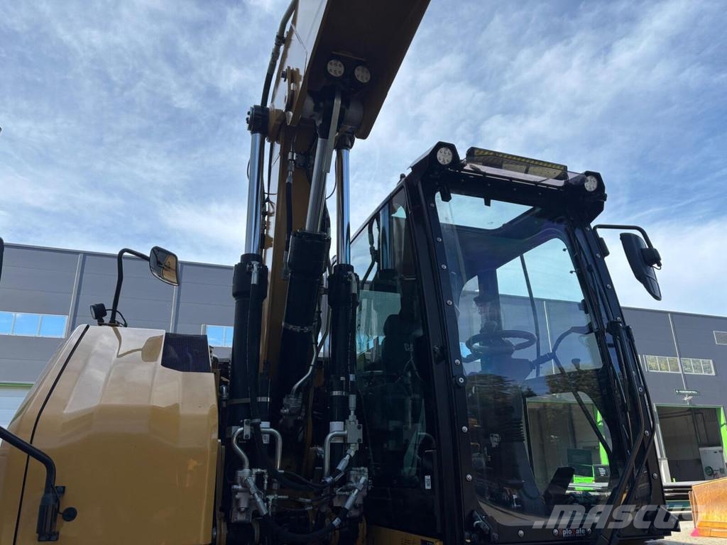 CAT M317 Escavatori gommati