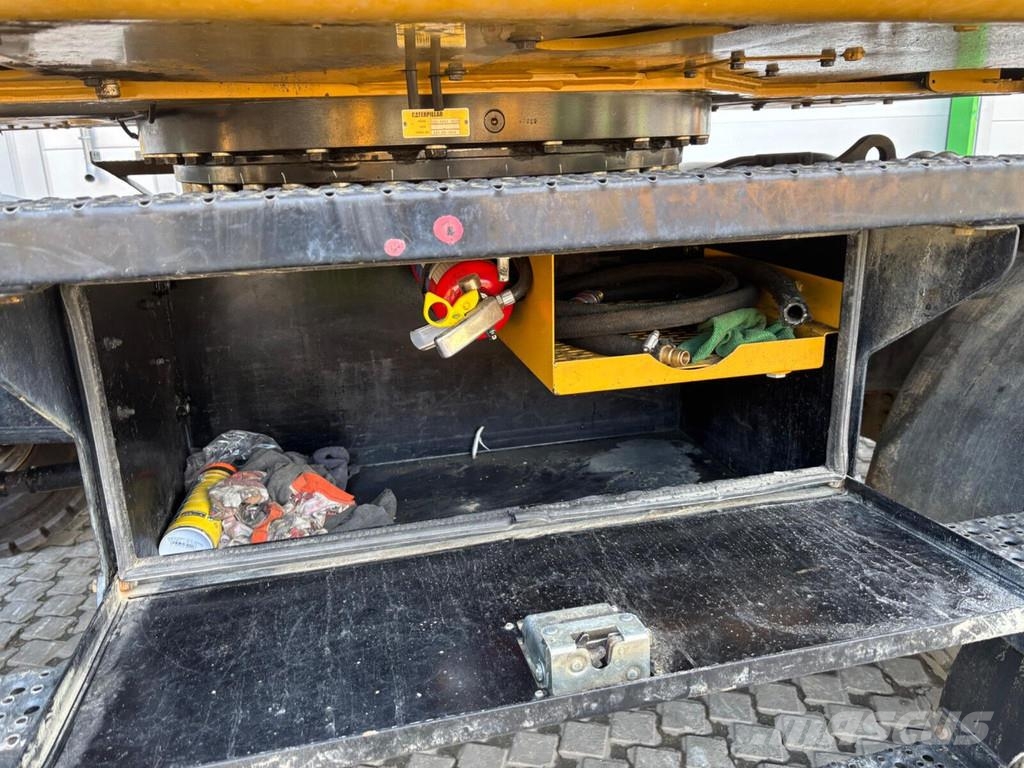 CAT M317 Escavatori gommati