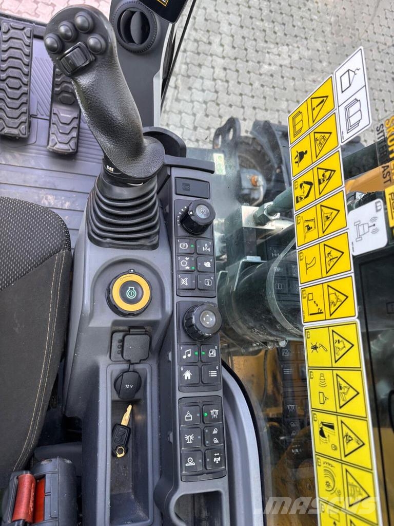 CAT M317 Escavatori gommati