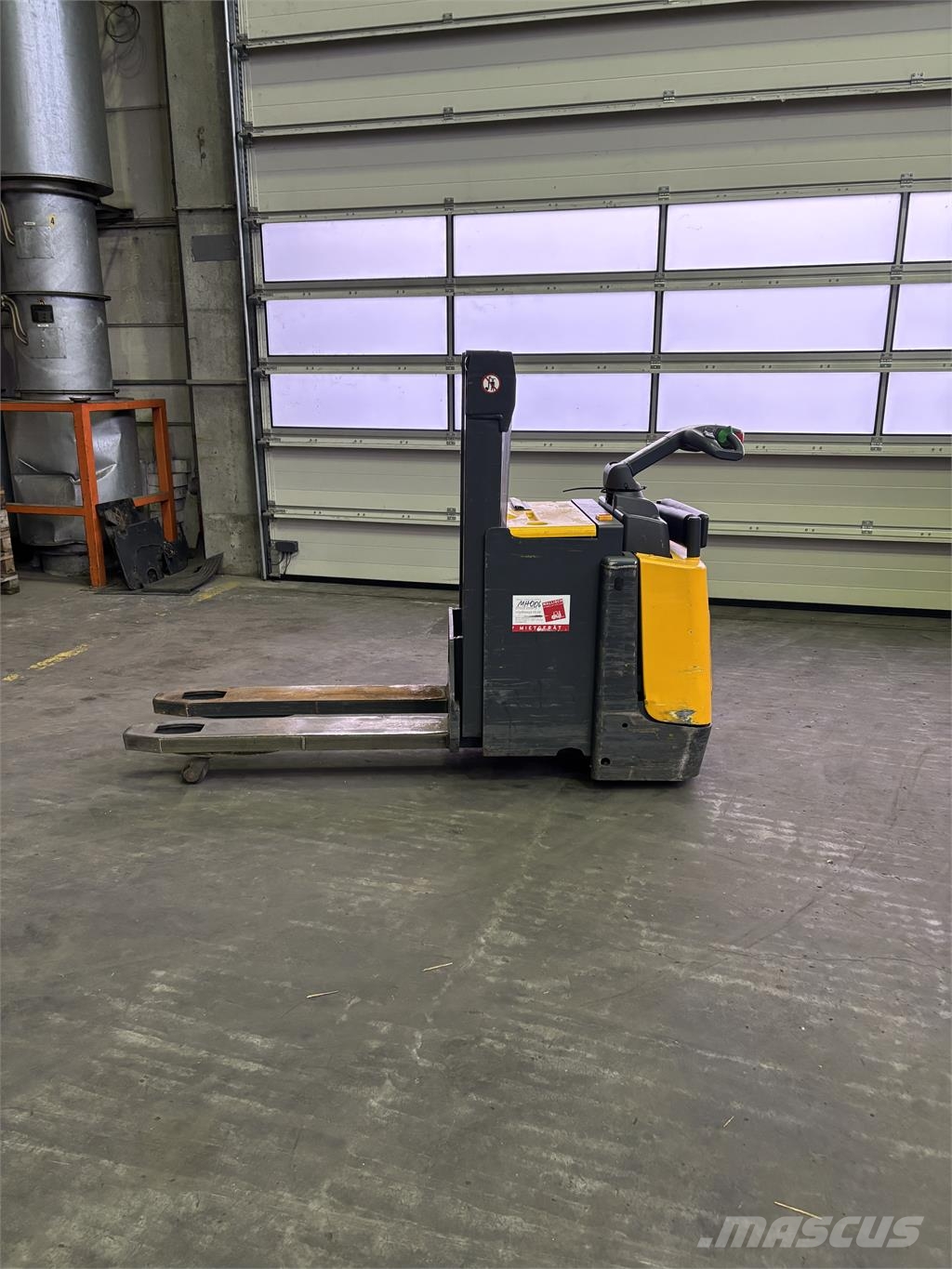 Jungheinrich ERD 220 Stand-in stackers