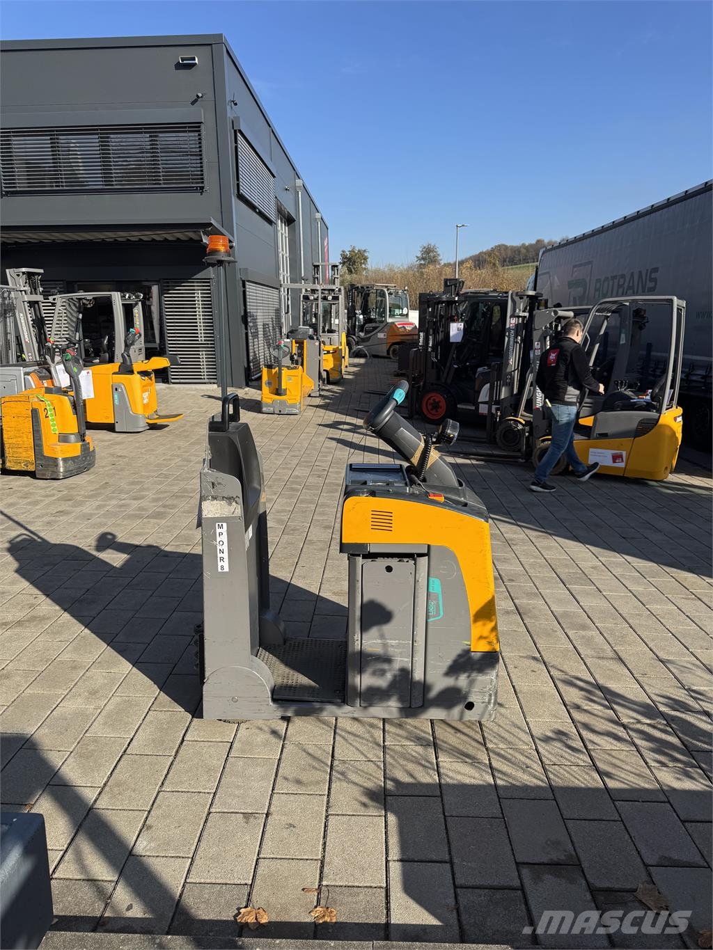 Jungheinrich EZS130 Li-Ion Tractores de reboque