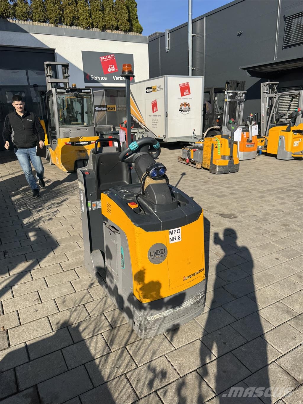 Jungheinrich EZS130 Li-Ion Tractores de reboque