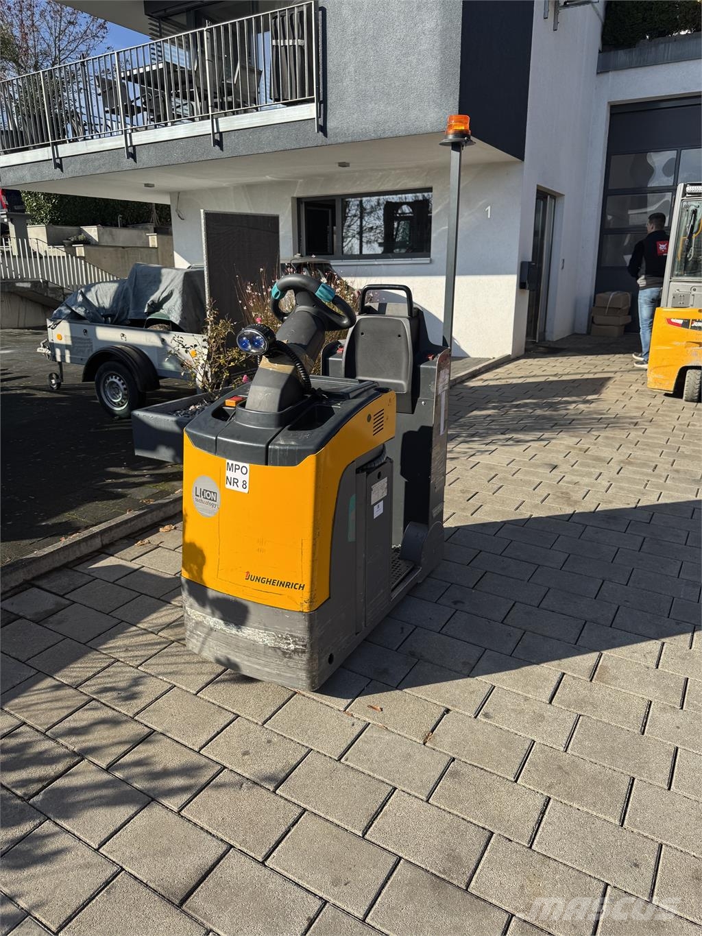 Jungheinrich EZS130 Li-Ion شاحنة قاطرة