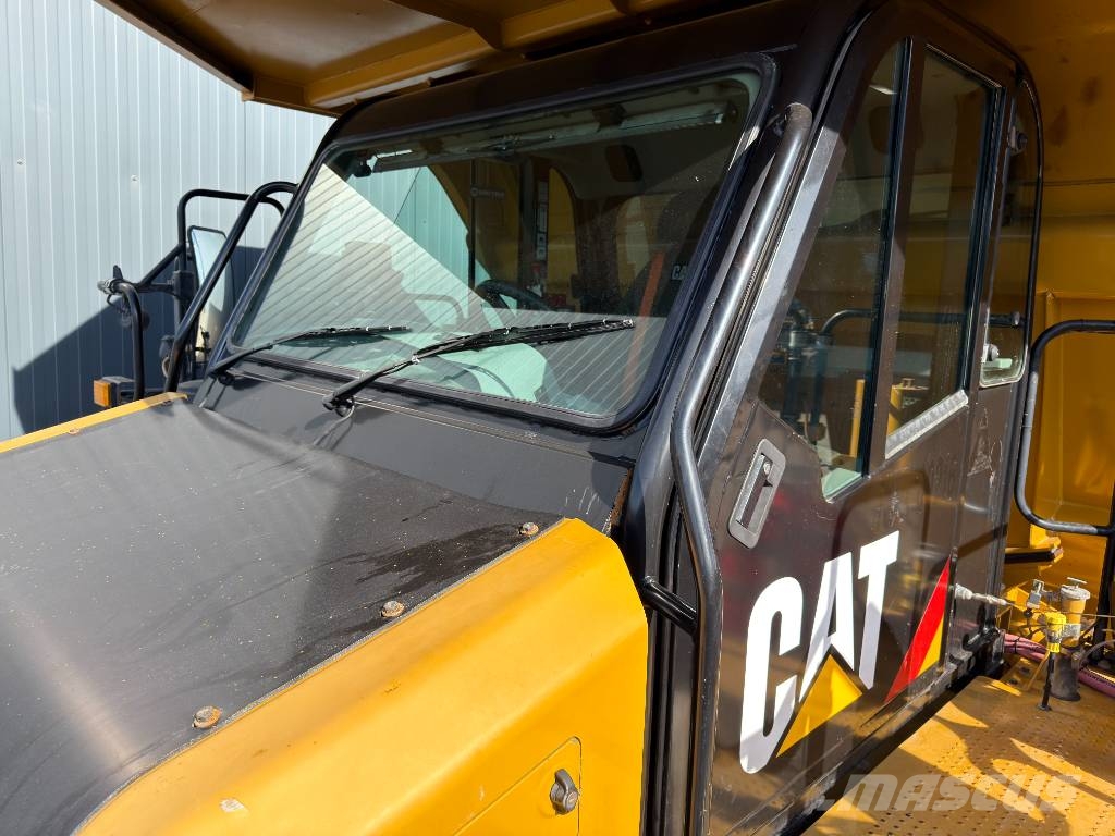 CAT 772G - Excellent condition! Rigid dump trucks