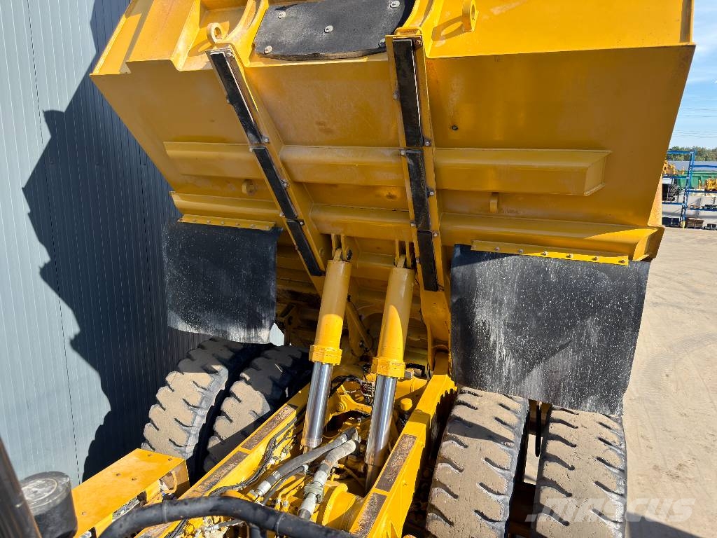 CAT 772G - Excellent condition! Rigid dump trucks