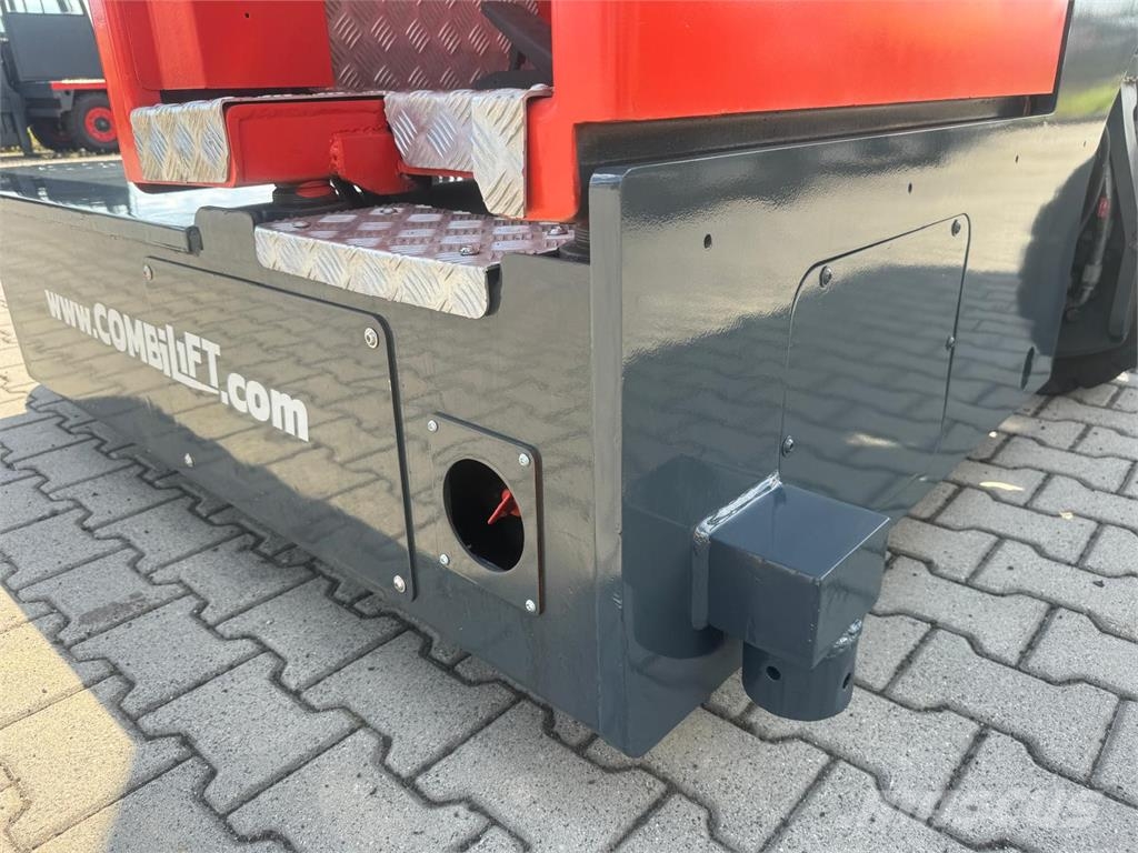 Combilift C3000GST / Triplex 8300 mm Montacargas de 4 vías