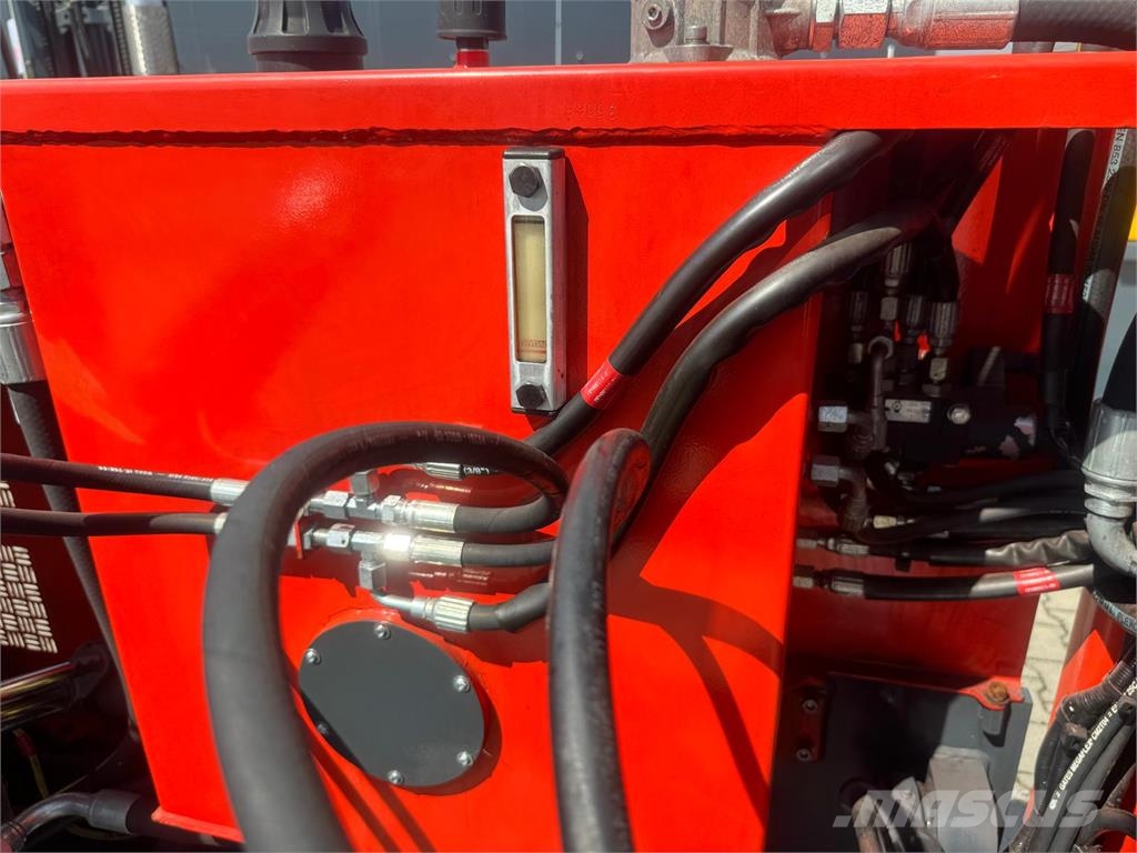 Combilift C3000GST / Triplex 8300 mm Montacargas de 4 vías