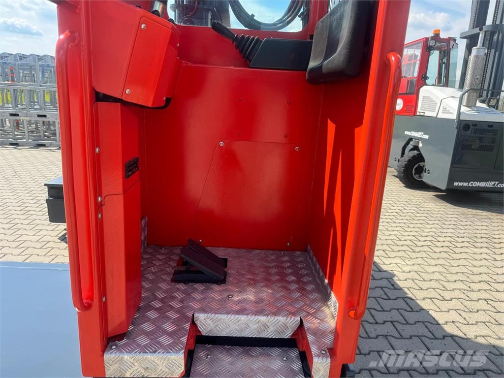 Combilift C3000GST / Triplex 8300 mm Montacargas de 4 vías