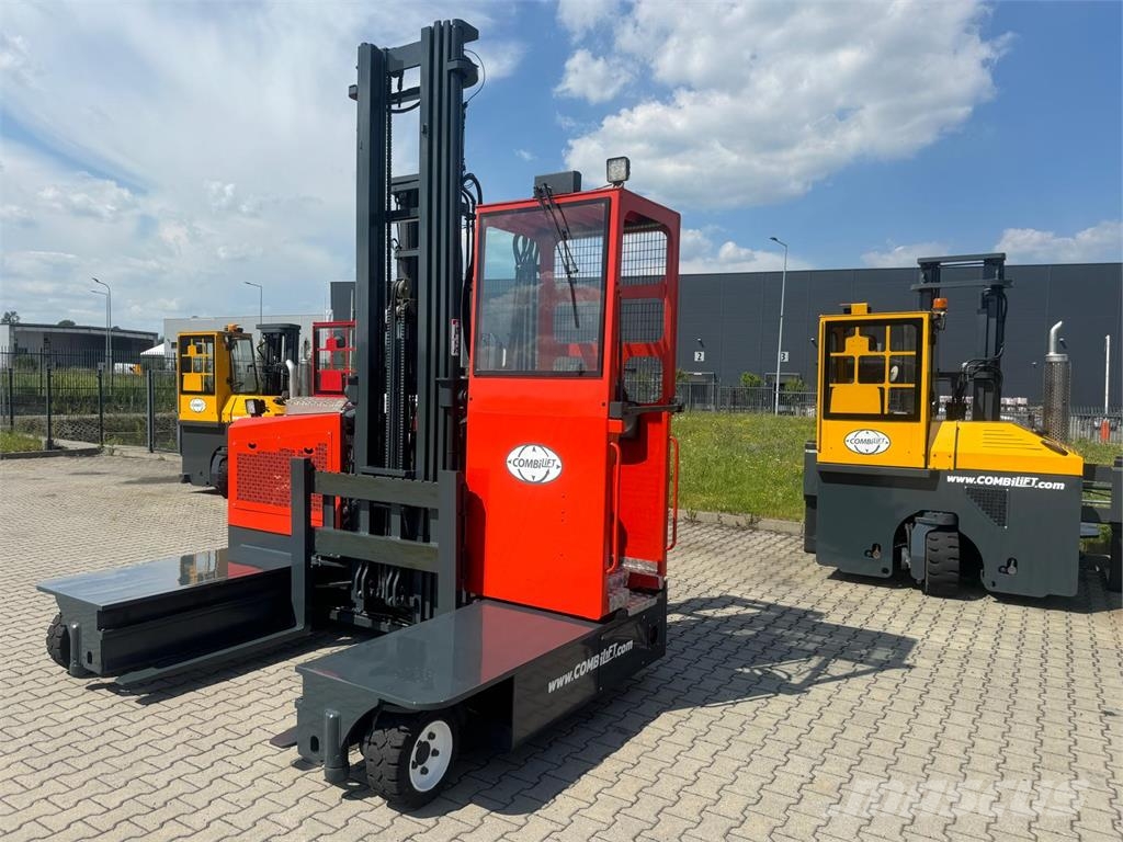 Combilift C3000GST / Triplex 8300 mm Montacargas de 4 vías