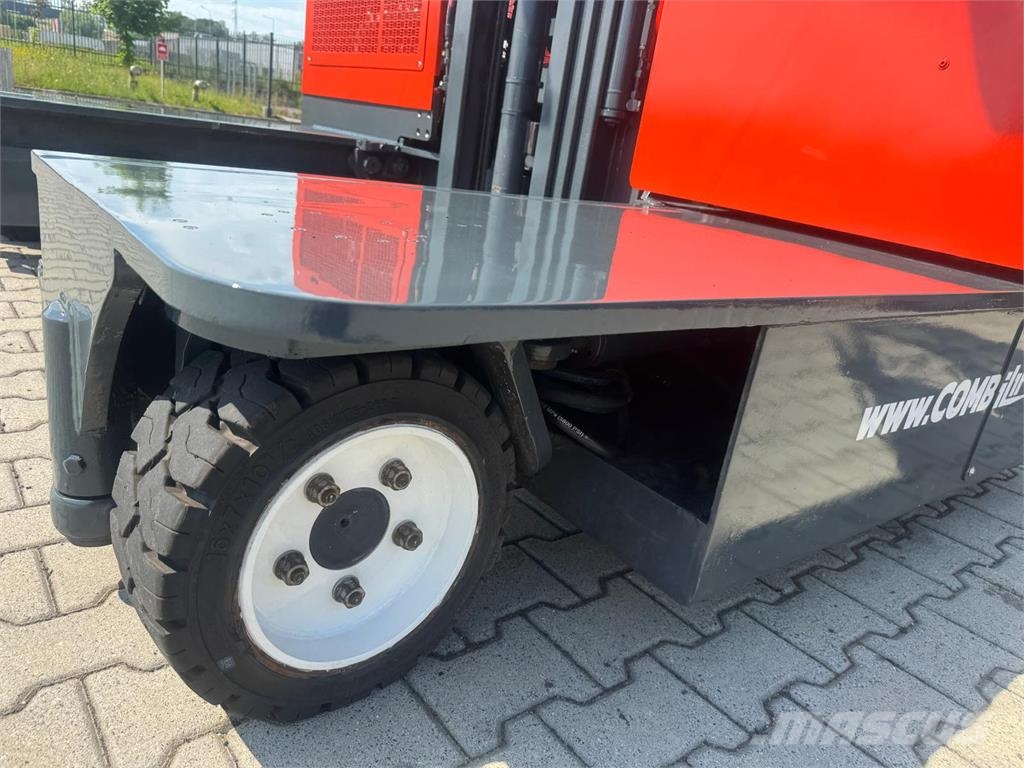 Combilift C3000GST / Triplex 8300 mm Montacargas de 4 vías