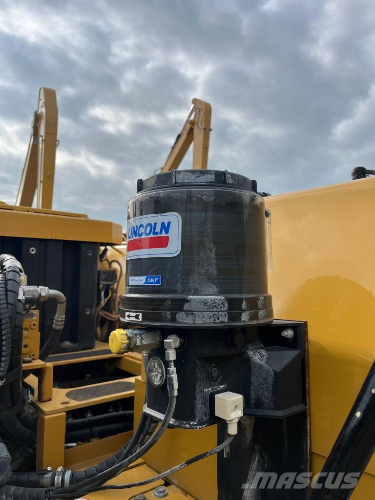 CAT 352 UHD Hybrid - Full spec machine Lammutusekskavaatorid