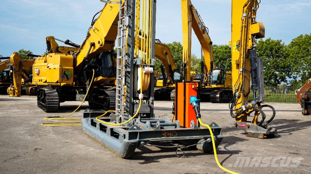 CAT 352 UHD Hybrid - Full spec machine Lammutusekskavaatorid
