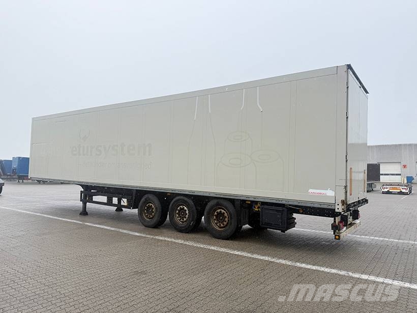 Schmitz Cargobull Boxtrailer / Kofferauflieger نصف مقطورات ذات هيكل صندوقي