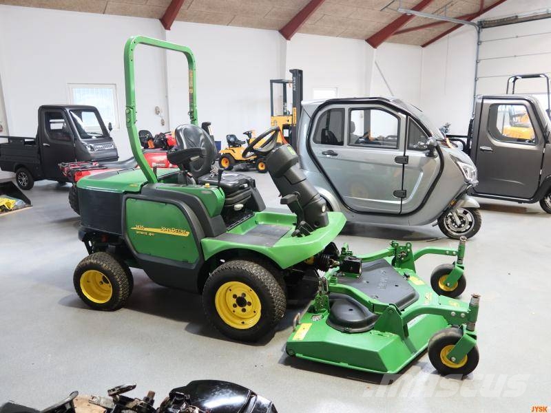 John Deere 1435 Коммунальные мини-погрузчики