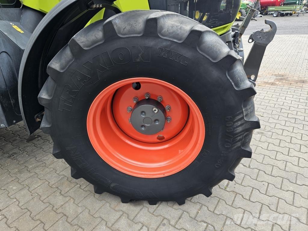 CLAAS AXION 810 CMATIC 트랙터