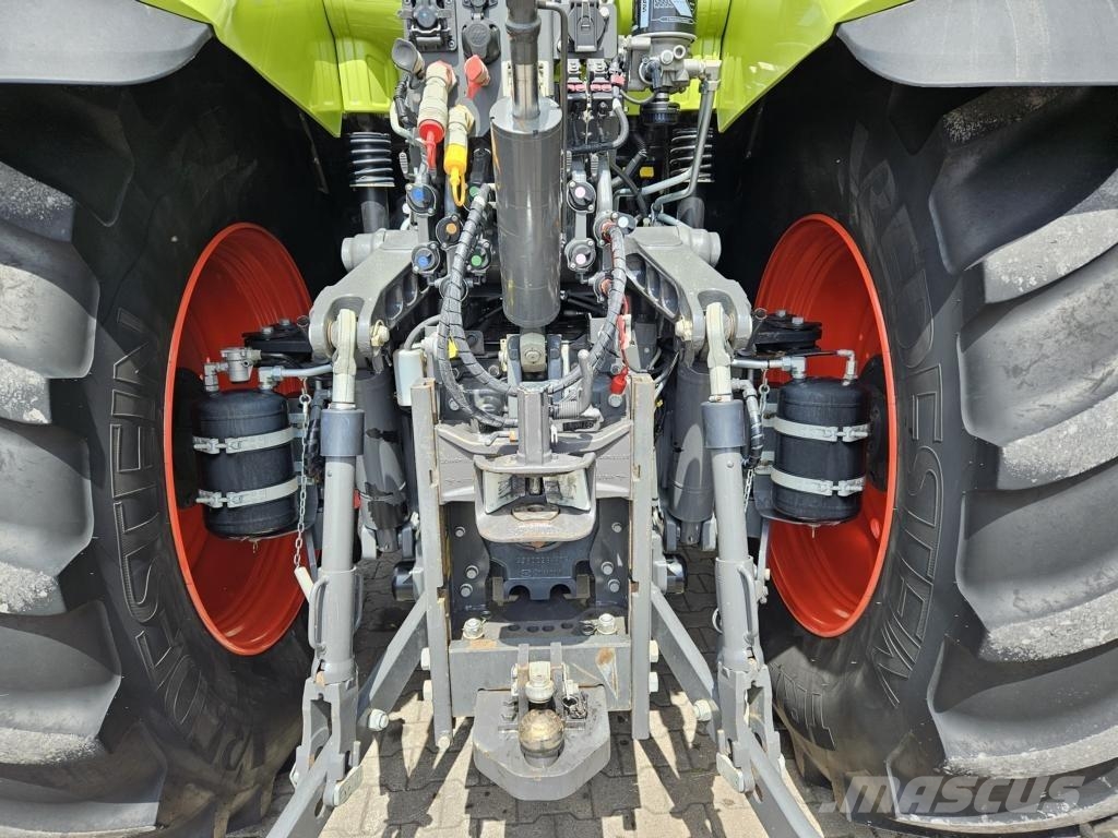 CLAAS AXION 810 CMATIC 트랙터