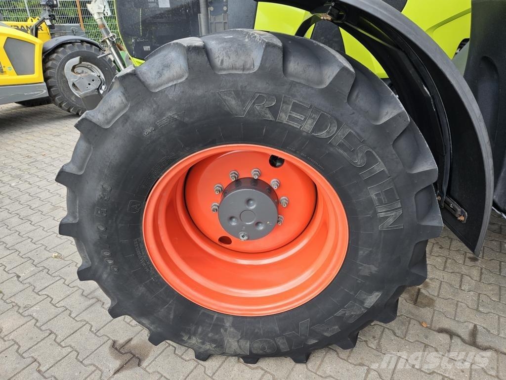 CLAAS AXION 810 CMATIC 트랙터