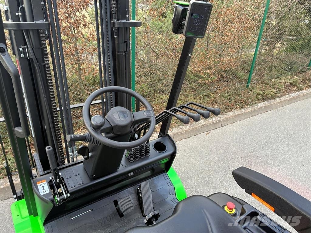 EP Equipment EFL183 Elektriskie autoiekrāvēji