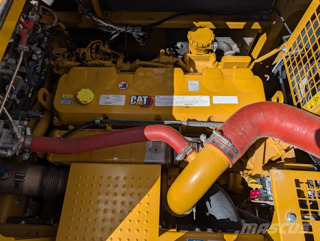 CAT 352 Crawler excavators