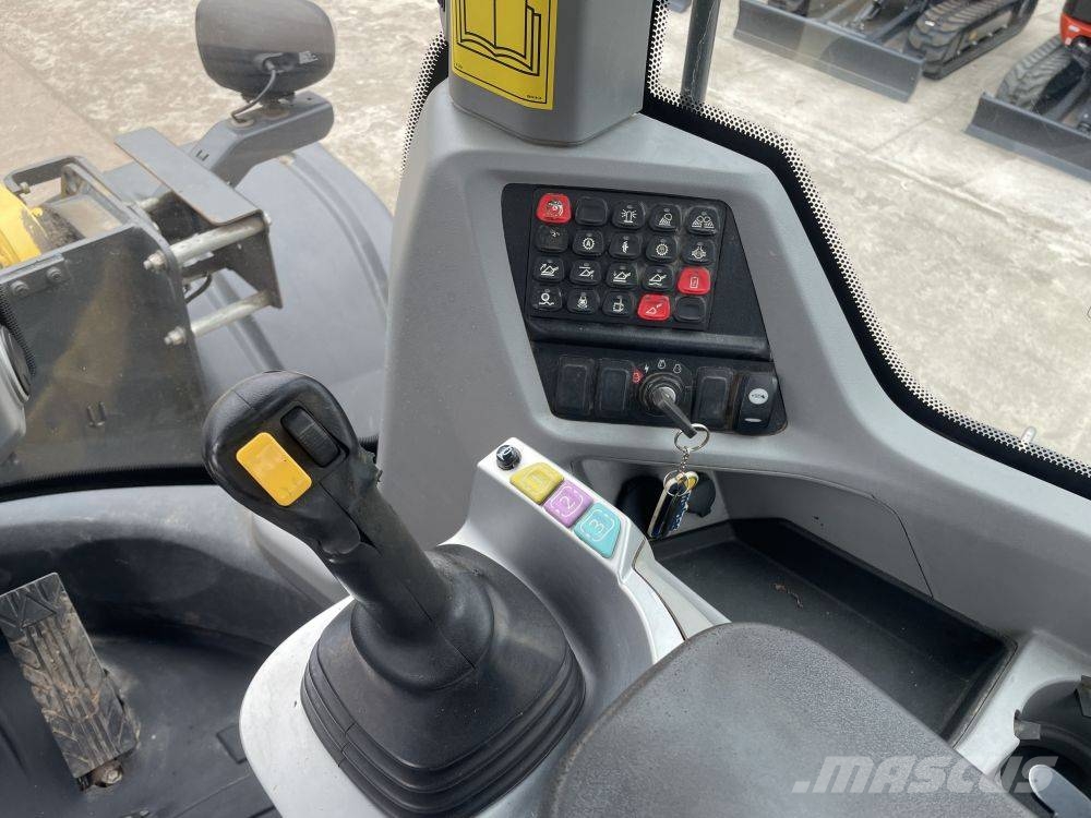 New Holland W 170 Wheel loaders