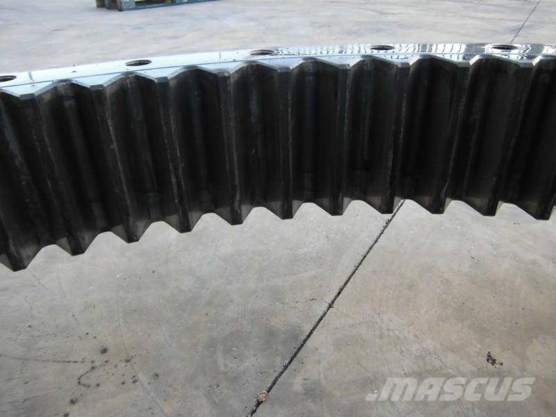 Komatsu PC450-8 Swing Ring Chasís