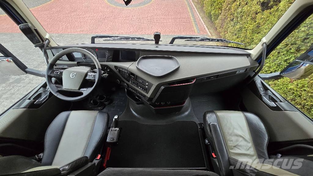Volvo FH 460 8x2 HIAB 1055 E8 + JIB 150-6+1 Camiones grúa