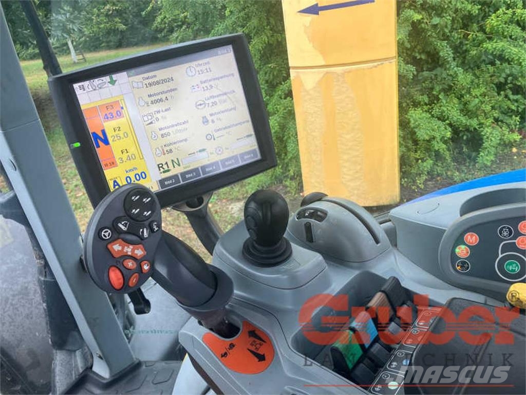 New Holland T7.225AC MY15 Tratores Agrícolas usados