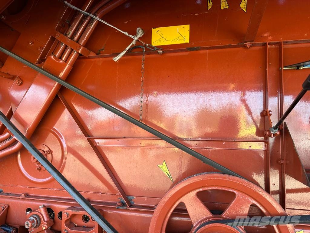 New Holland L518 Leikkuupuimurit
