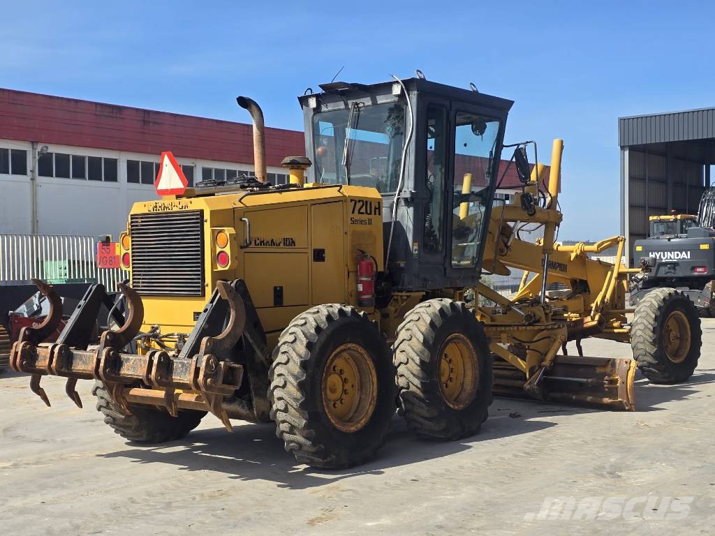 Champion 720 A III معدات تمهيد الطرق