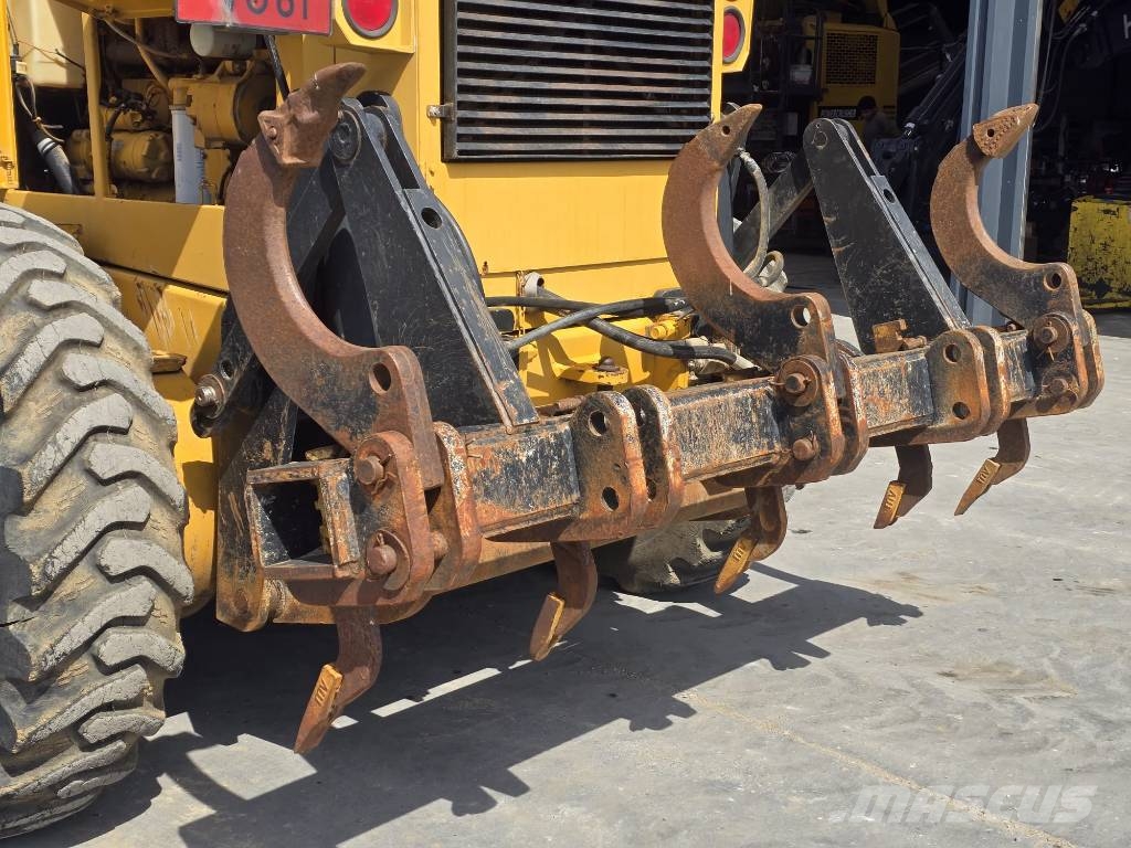 Champion 720 A III معدات تمهيد الطرق