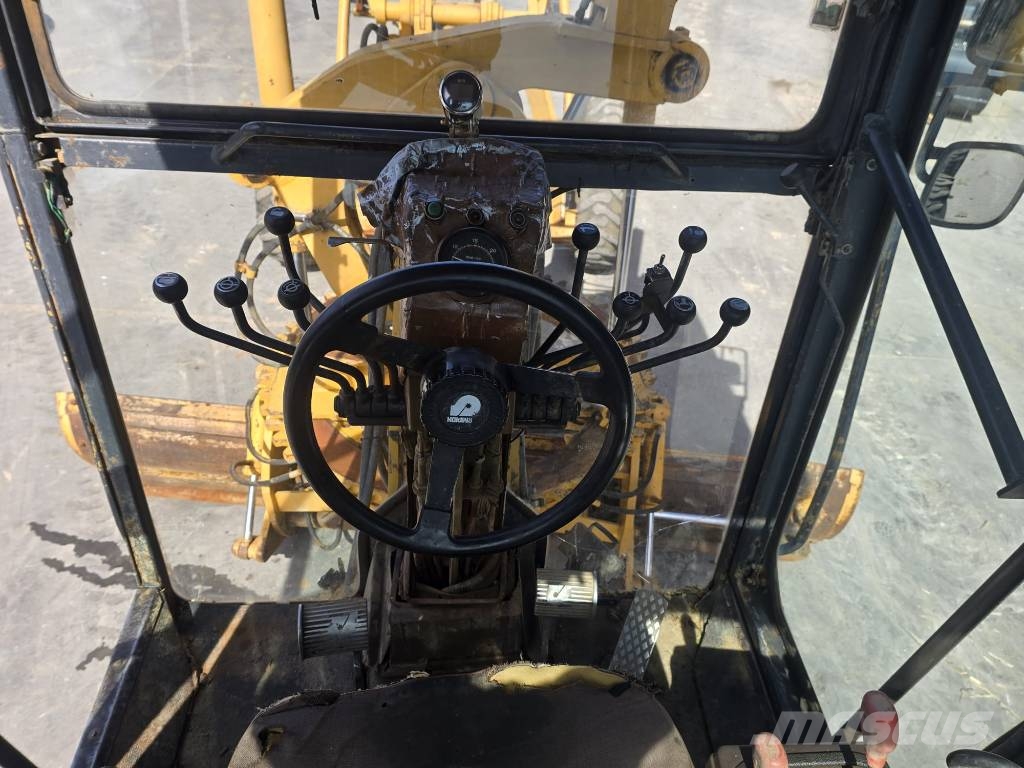 Champion 720 A III معدات تمهيد الطرق