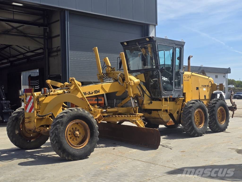 Champion 720 A III معدات تمهيد الطرق