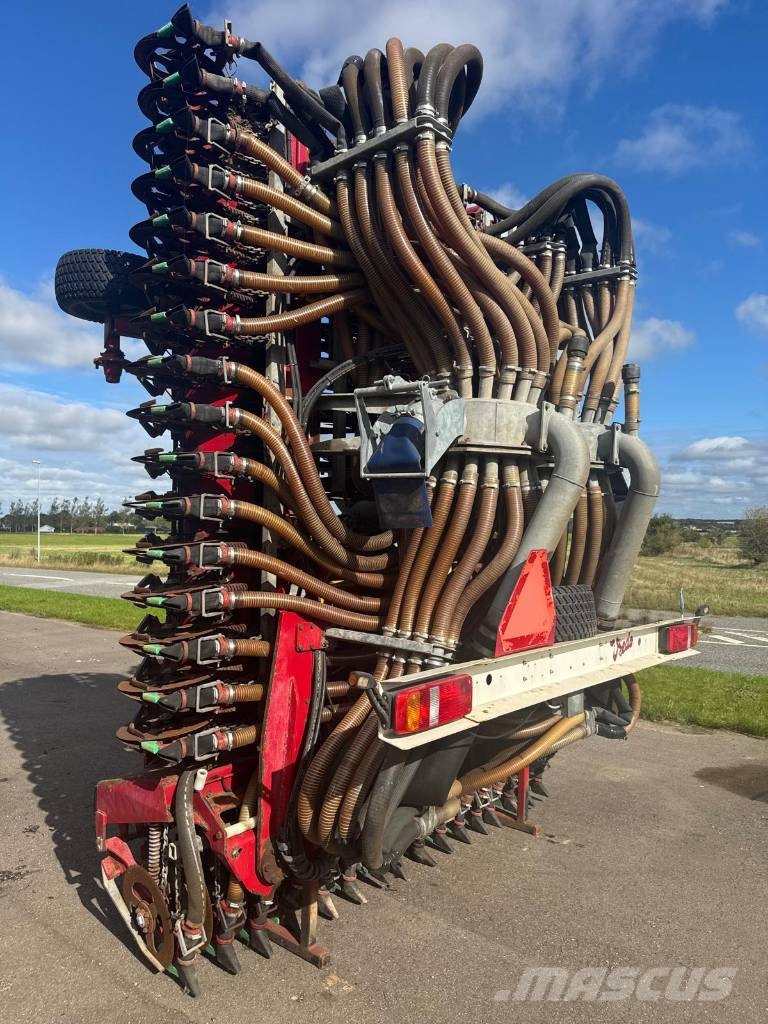 Vredo ZB3 12 meter grøntjordsnedfælder Цистерни для перевезення суспензій